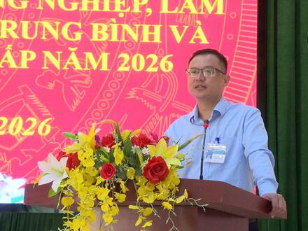 Kinh tế - Chính trị