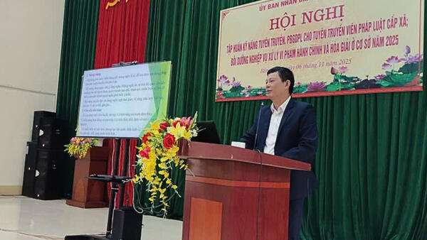 Ủy ban nhân dân xã Bằng Mạc tổ chức Hội nghị tập huấn kỹ năng tuyên truyền, PBGDPL cho tuyên truyền viên pháp luật cấp xã; bồi dưỡng nghiệp vụ xử lý vi phạm hành chính và hòa giải ở cơ sở năm 2025