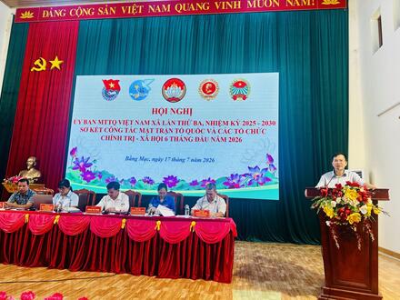 Kinh tế - Chính trị