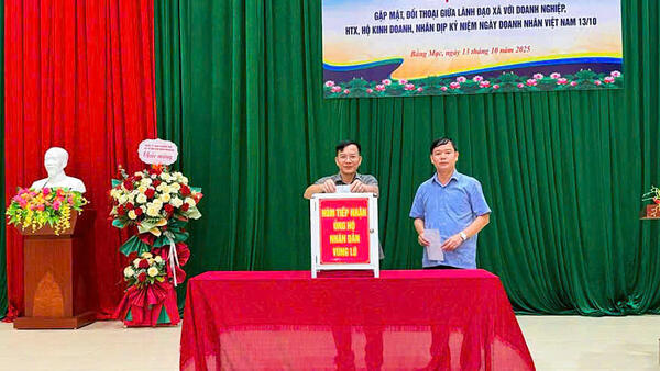 Hội nghị gặp mặt, đối thoại giữa lãnh đạo xã Bằng Mạc với doanh nghiệp, hợp tác xã, hộ kinh doanh nhân ngày doanh nhân Việt Nam 13/10.