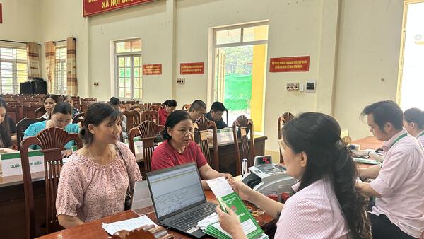 Giải ngân, thu nợ vốn vay ưu đãi tại xã Bằng Mạc