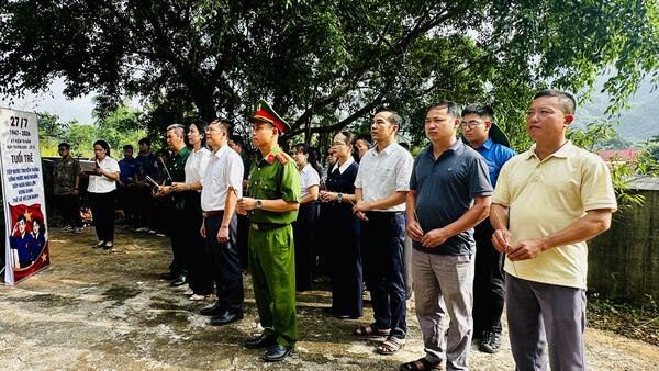 XÃ BẰNG MẠC: DÂNG HƯƠNG TƯỞNG NIỆM CÁC ANH HÙNG LIỆT SĨ, GẶP MẶT GIA ĐÌNH CHÍNH SÁCH NHÂN DỊP 27/7