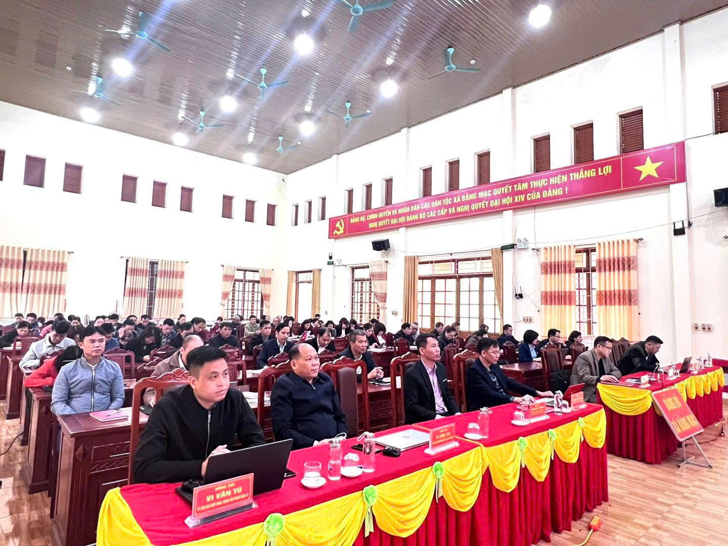 ĐẢNG UỶ XÃ BẰNG MẠC TỔ CHỨC HỘI NGHỊ HỌC TẬP, QUÁN TRIỆT NGHỊ QUYẾT ĐẠI HỘI ĐẠI BIỂU TOÀN QUỐC LẦN THỨ XIV CỦA ĐẢNG