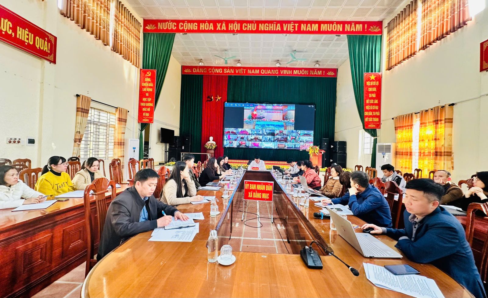 UBND Xã Bằng Mạc họp nâng cao chất lượng hoạt động Trang thông tin điện tử xã